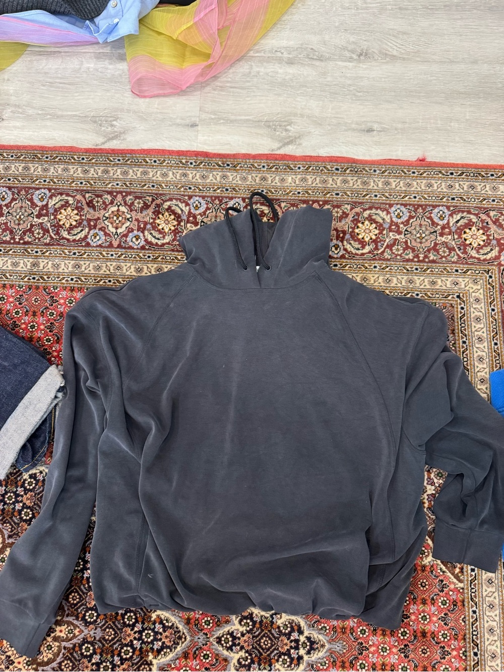 Athleta Seasoft Bubble hem Charcoal Gray Pullover Hoodie